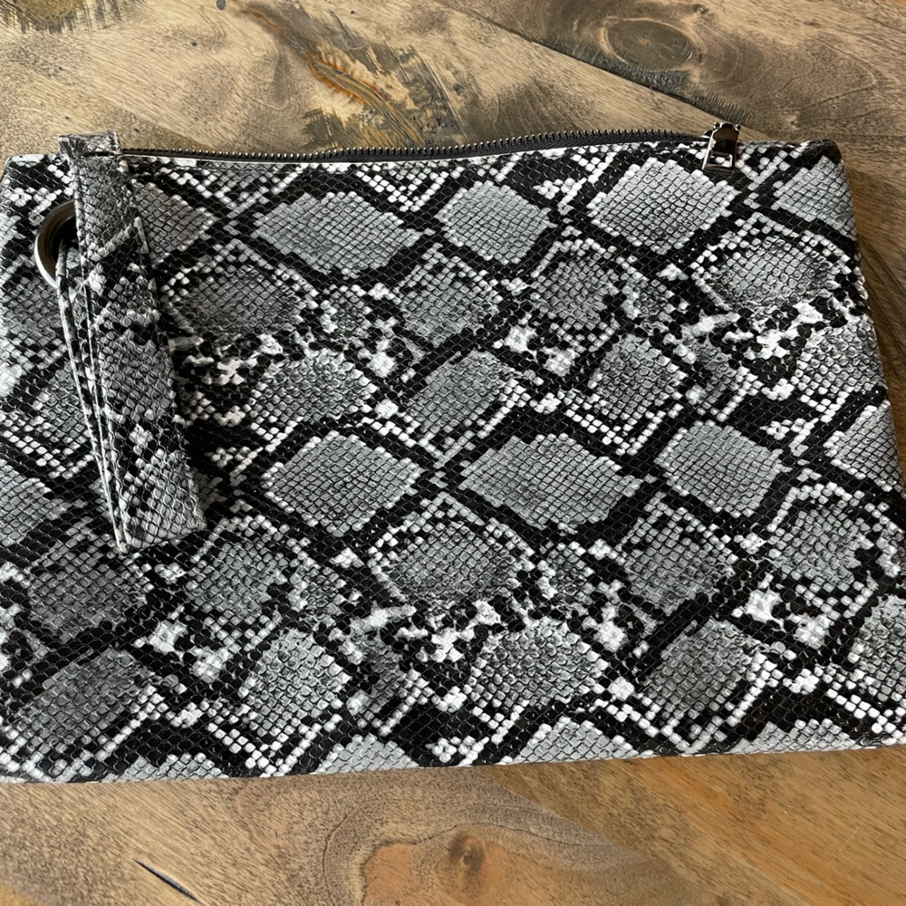 Large wristlet type bag